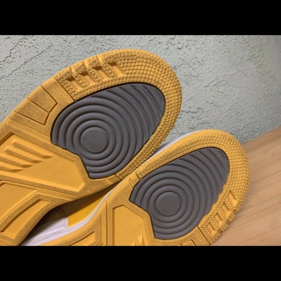 Size 10.5 - Nike Air Assault High White - 315064-101 - Picture 9 of 9